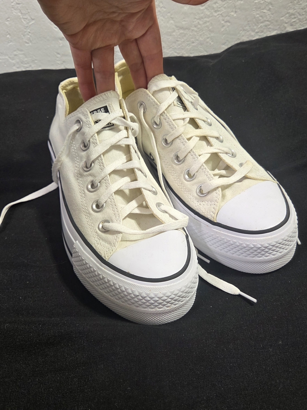 Converse Chuck Taylor All Star Lift Platform Low Top White Sneakers Women's 8